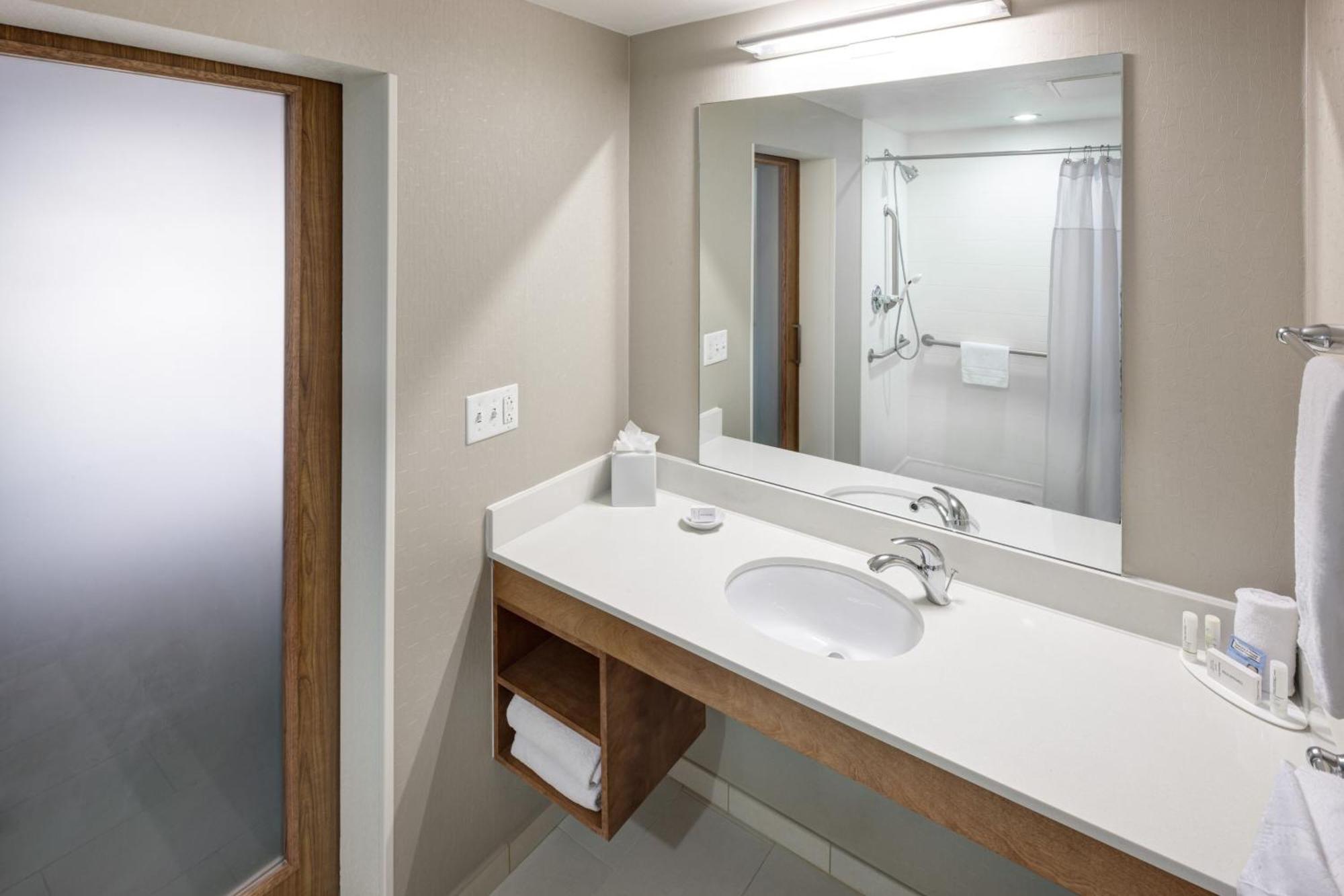 Springhill Suites By Marriott Salt Lake City Airport מראה חיצוני תמונה